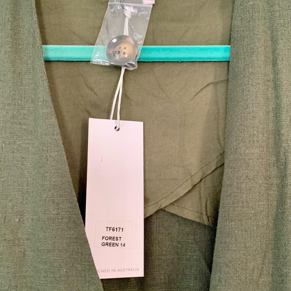 Women’s Fashion Forward Vest - Picture 6 of 8